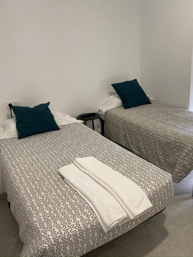 Hostal La Masia 만레사 외부 사진