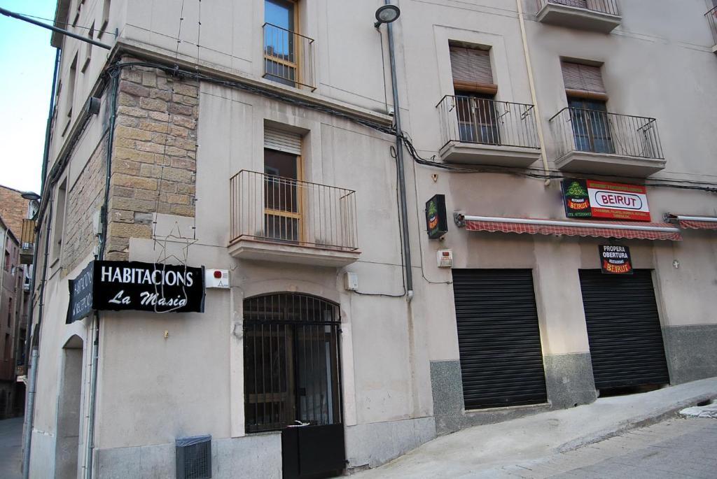 Hostal La Masia 만레사 외부 사진