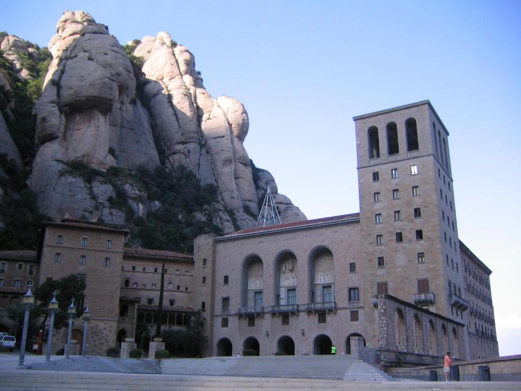 Hostal La Masia 만레사 외부 사진