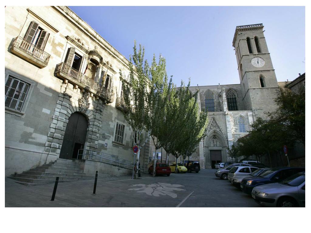 Hostal La Masia 만레사 외부 사진